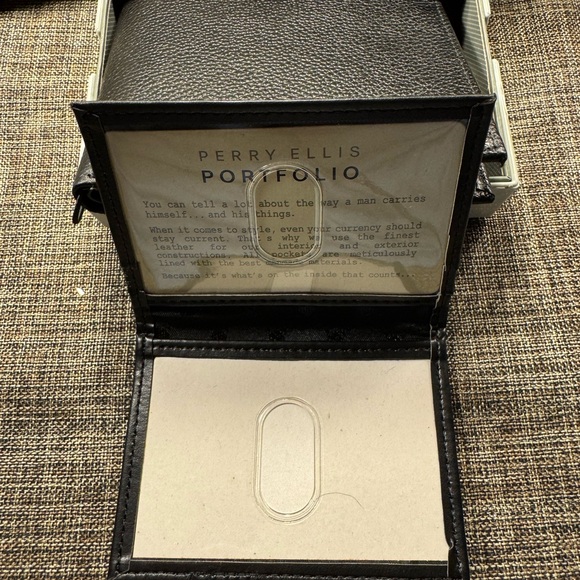 Perry Ellis Portfolio Men's Genuine Leather Passcase ID Wallet Black NWT - Picture 9 of 13